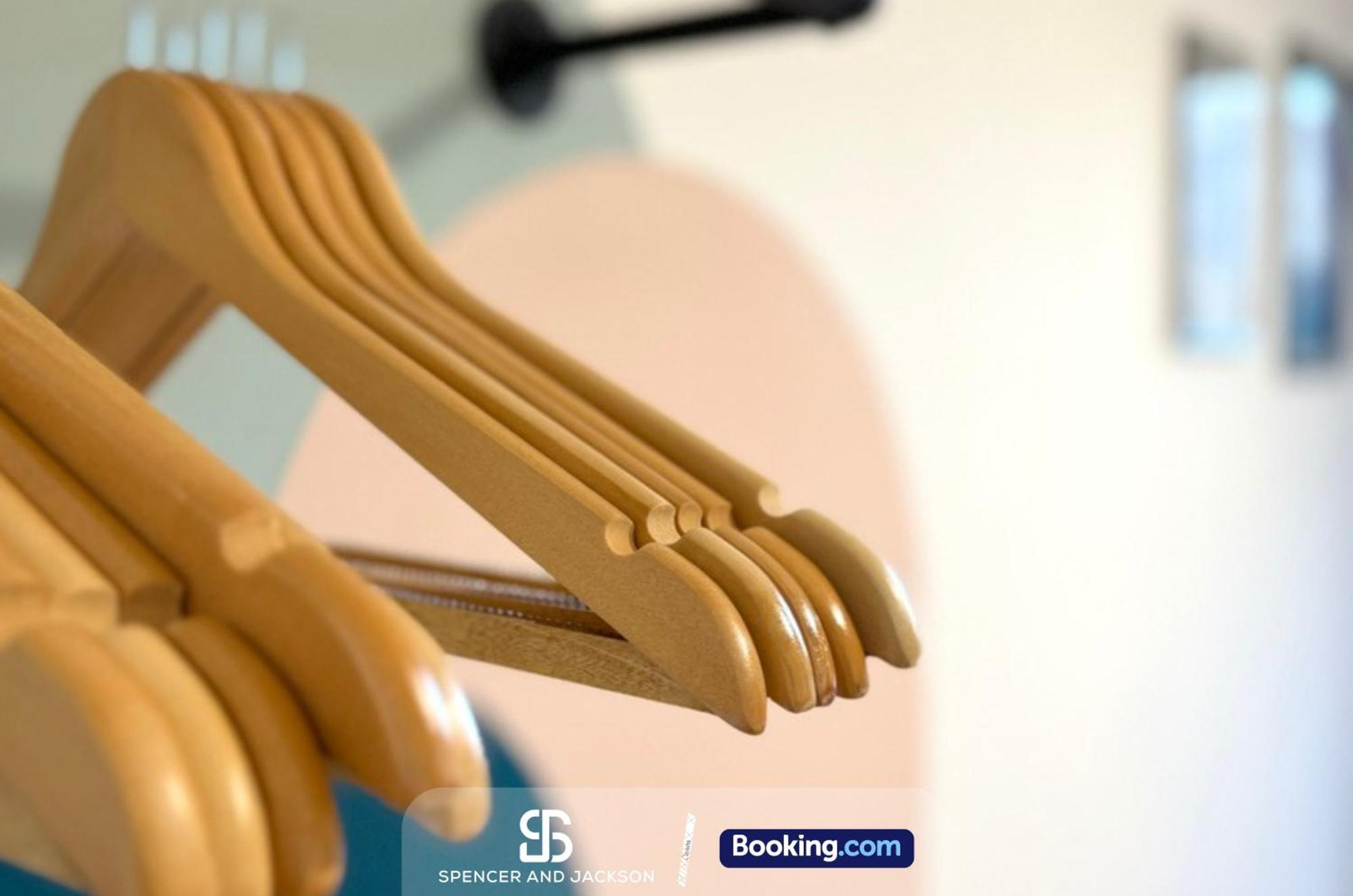 1 Bedroom City Centre Apartment Near The University And Bodleian Library By Spencer And Jackson Short Lets & Serviced Accommodation Оксфорд Экстерьер фото