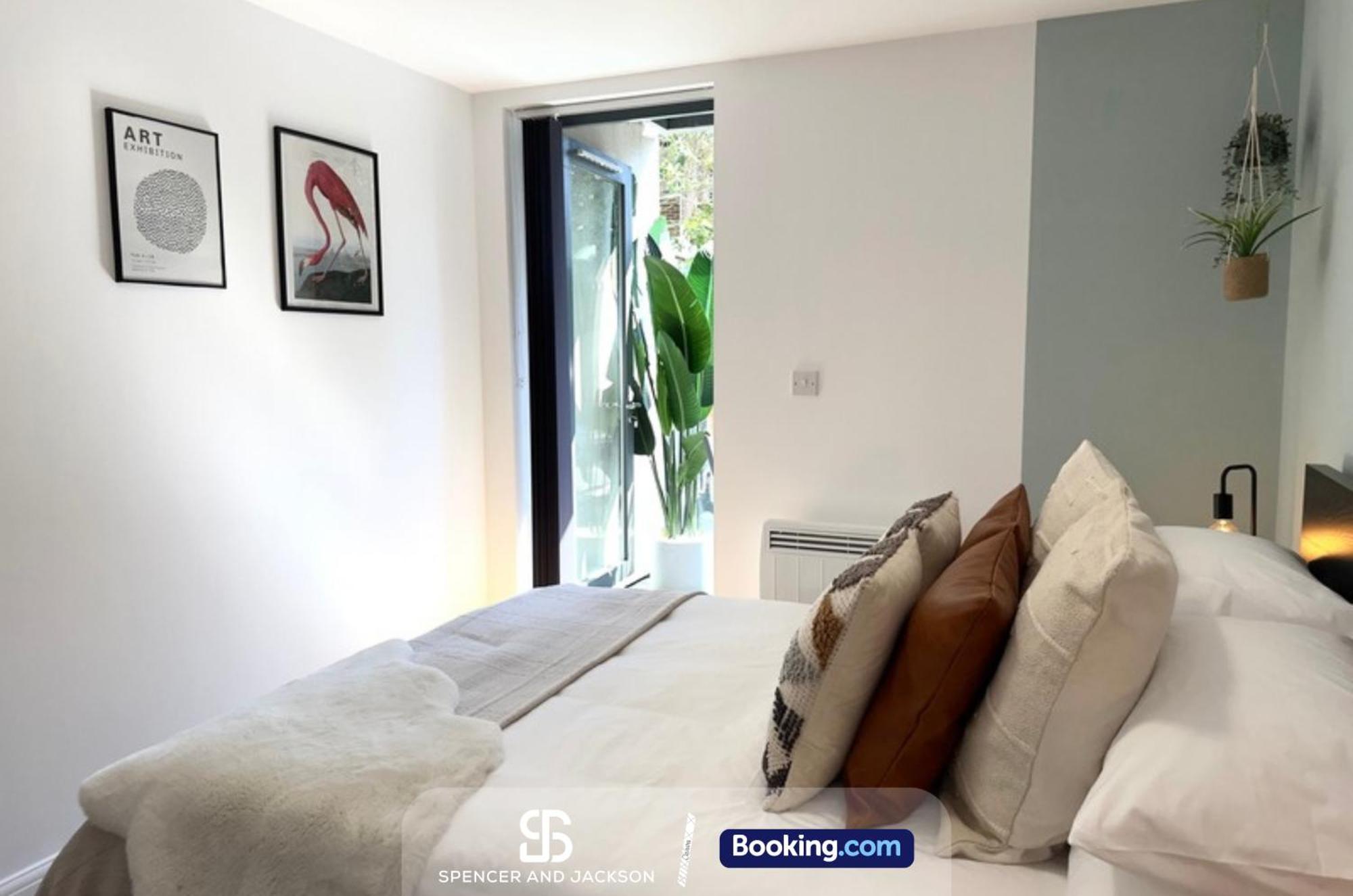 1 Bedroom City Centre Apartment Near The University And Bodleian Library By Spencer And Jackson Short Lets & Serviced Accommodation Оксфорд Экстерьер фото