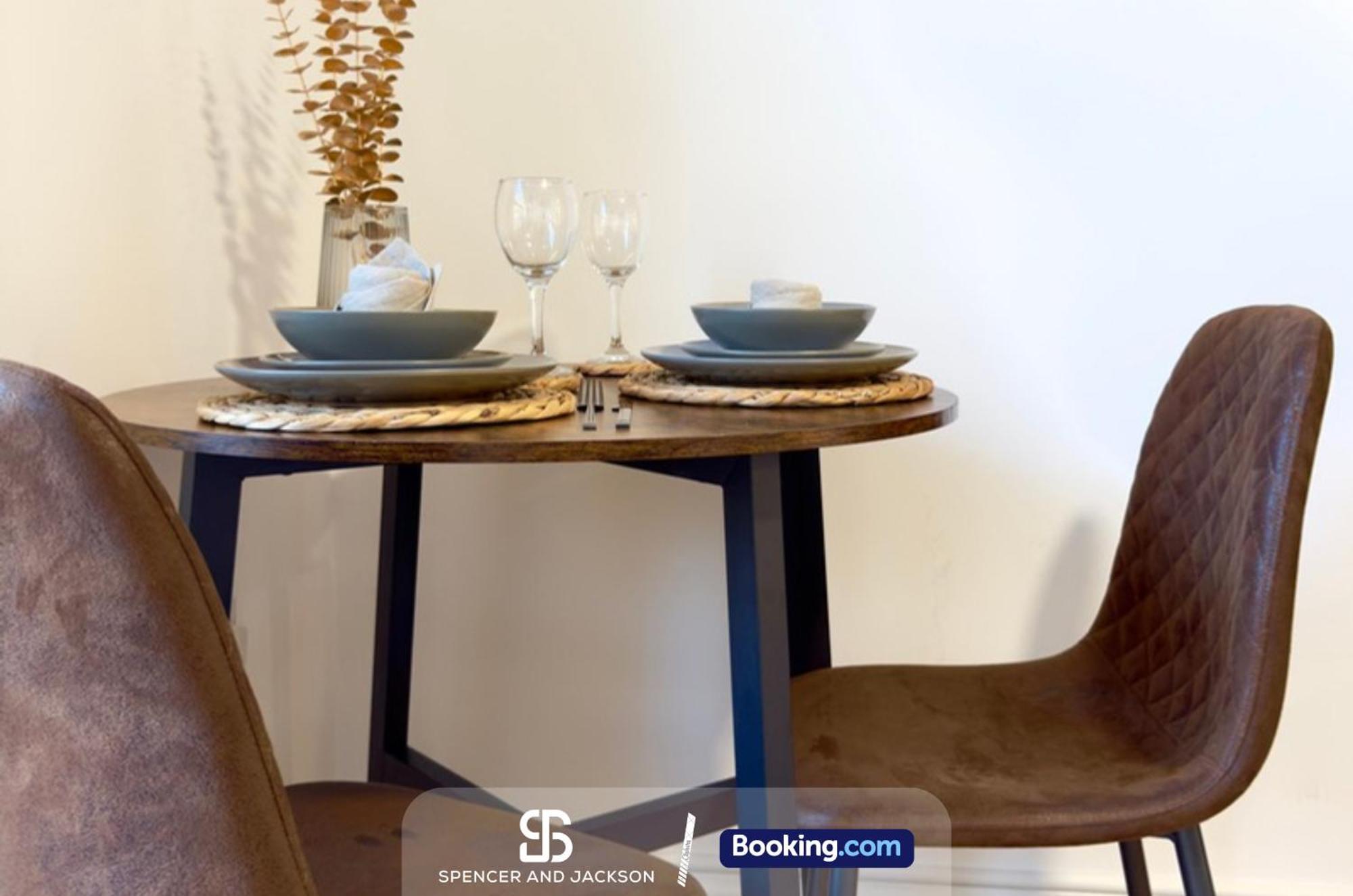 1 Bedroom City Centre Apartment Near The University And Bodleian Library By Spencer And Jackson Short Lets & Serviced Accommodation Оксфорд Экстерьер фото