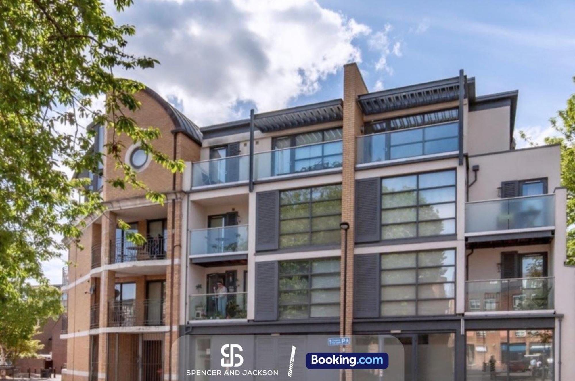 1 Bedroom City Centre Apartment Near The University And Bodleian Library By Spencer And Jackson Short Lets & Serviced Accommodation Оксфорд Экстерьер фото